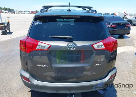 2014 Toyota Rav4 Xle z USA, uszkodzony, nr VIN JTMWFREV8EJ015557